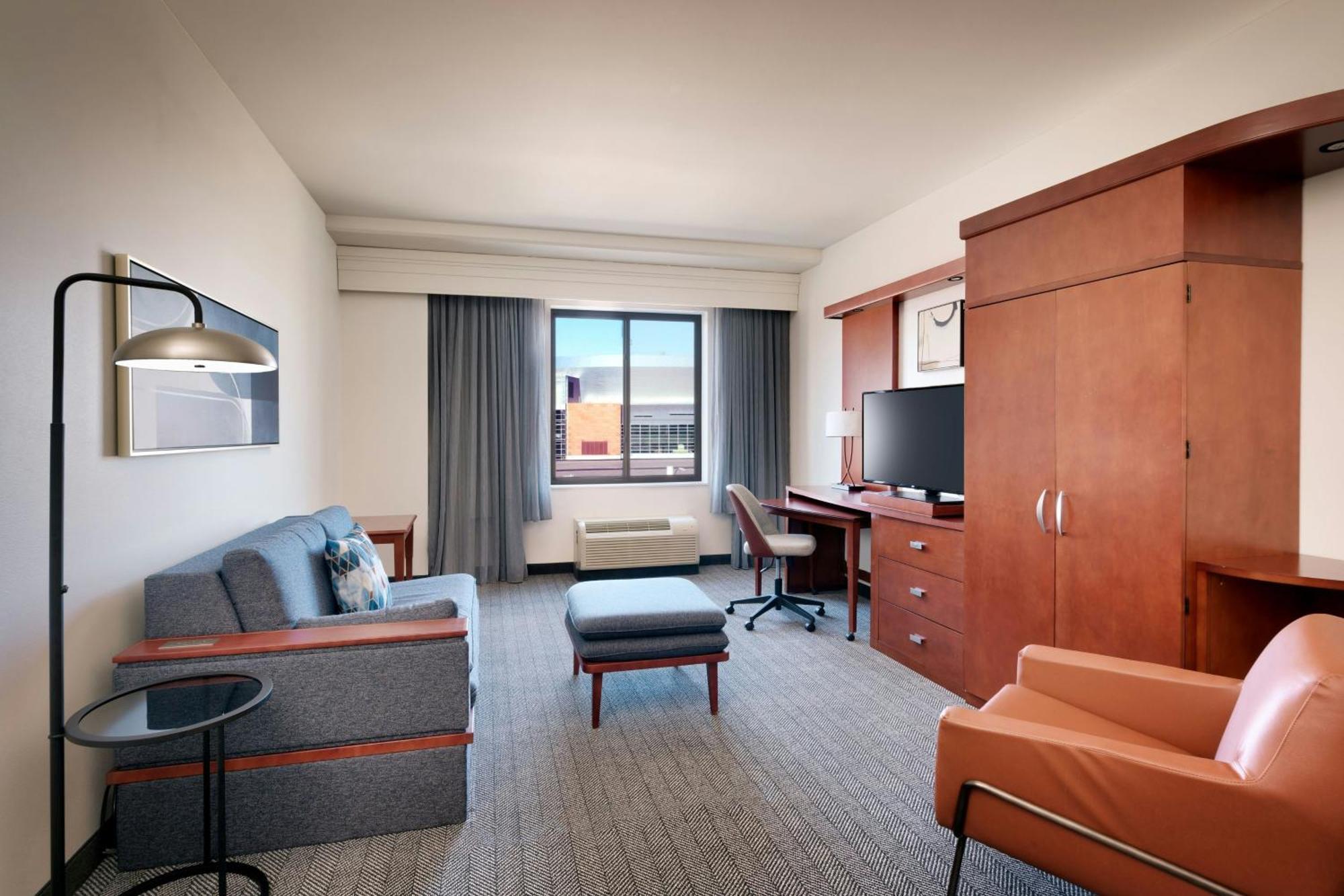 Готель Courtyard Lincoln Downtown Екстер'єр фото