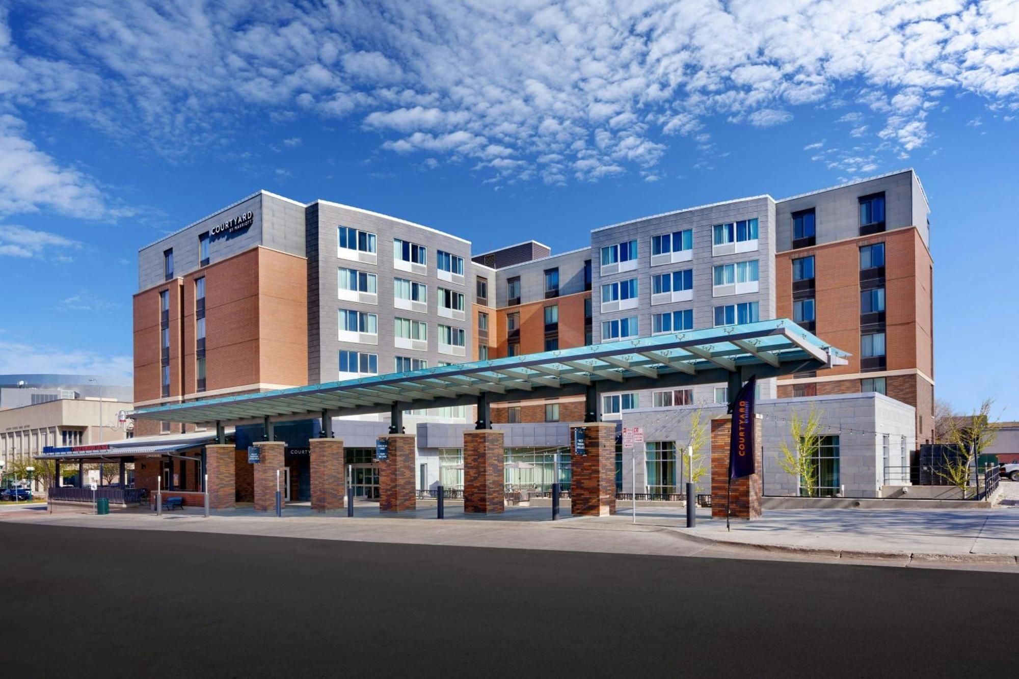 Готель Courtyard Lincoln Downtown Екстер'єр фото